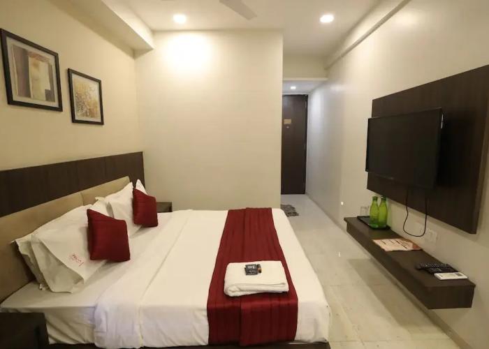 Hotel Privya Rooms and banquet Surat