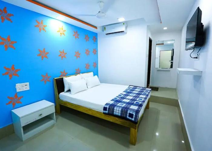 OYO 90380 Hotel Golden City