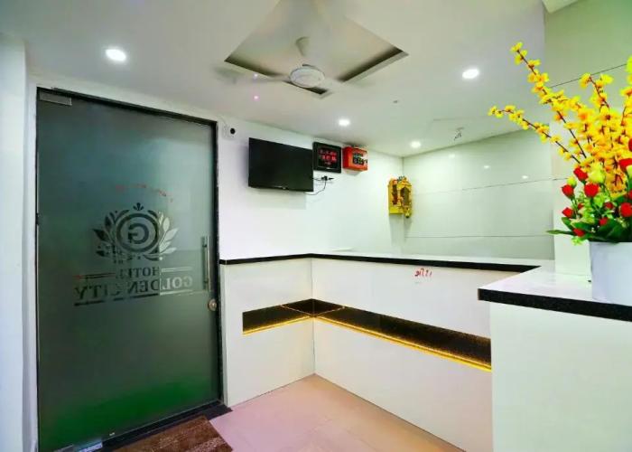 OYO 90380 Hotel Golden City
