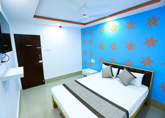 OYO 90380 Hotel Golden City