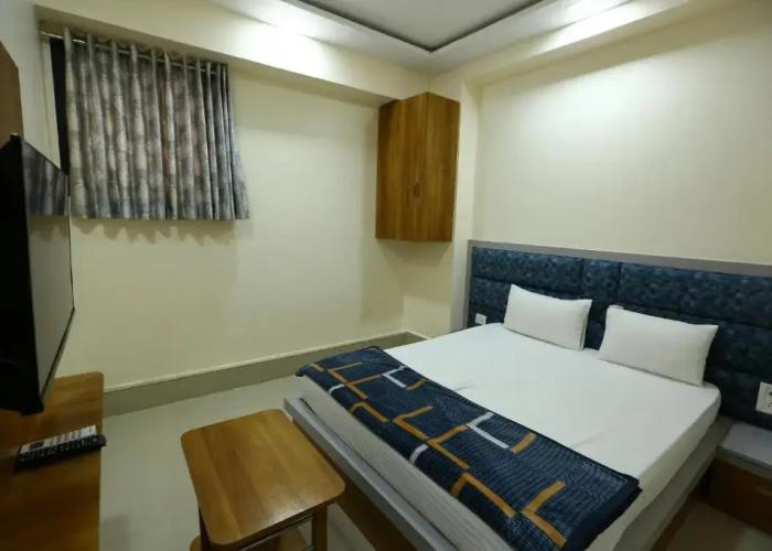 OYO 90380 Hotel Golden City