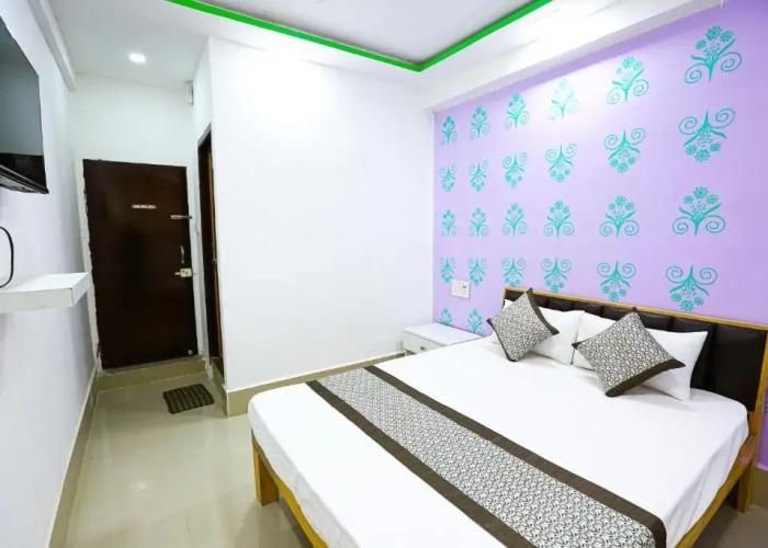 OYO 90380 Hotel Golden City