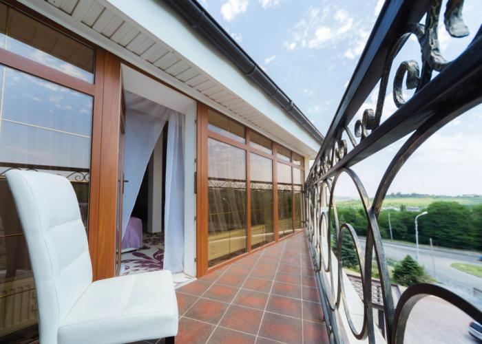 Onegin Hotel-Restaurant Complex