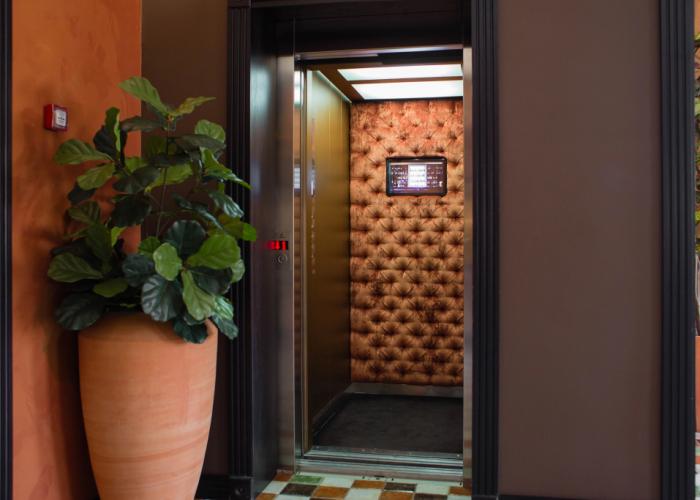 Onegin Hotel-Restaurant Complex