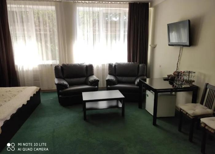 Empire Hotel