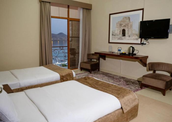 Al Ayjah Plaza Hotel