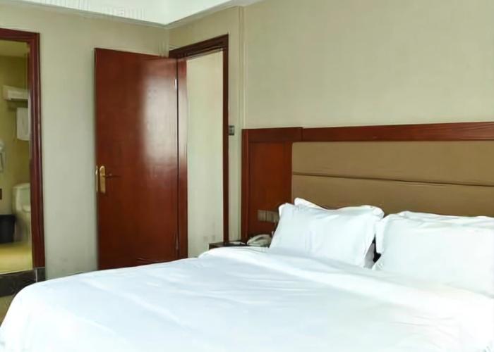 Junhua Hotel (Shantou University Road Branch)