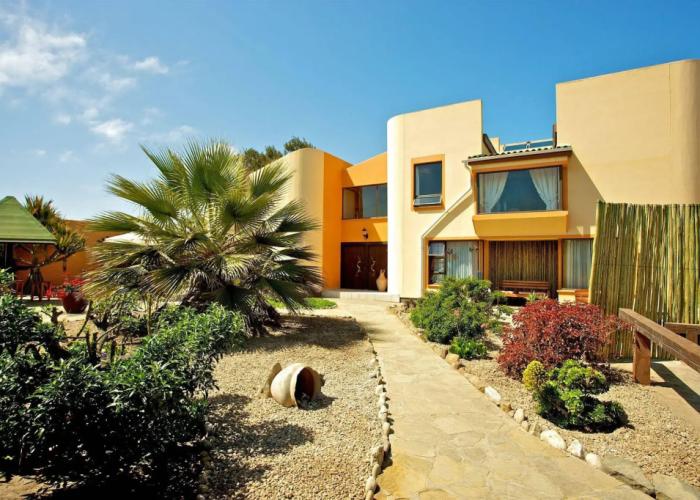 Sandcastle Apartments cc