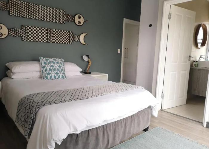 The Waterfront Cottage F12