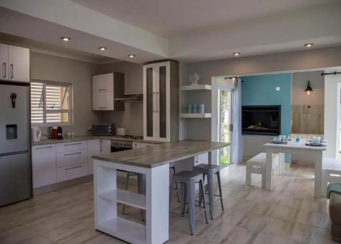 The Waterfront Cottage F12