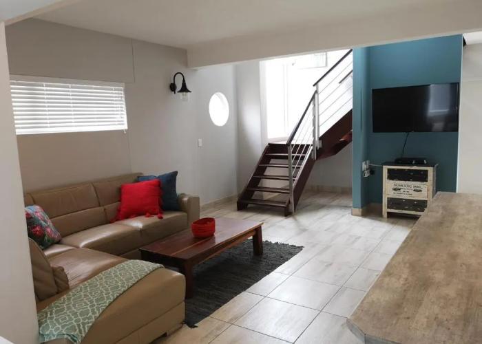 The Waterfront Cottage F12