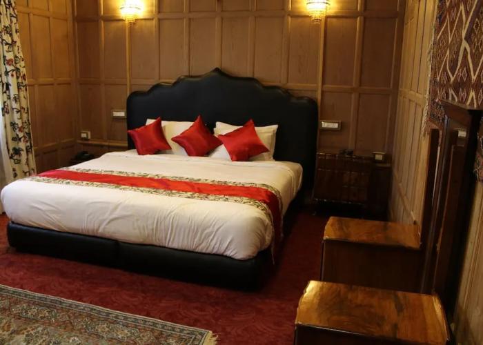New York Houseboat