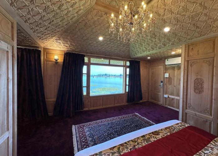 New York Houseboat