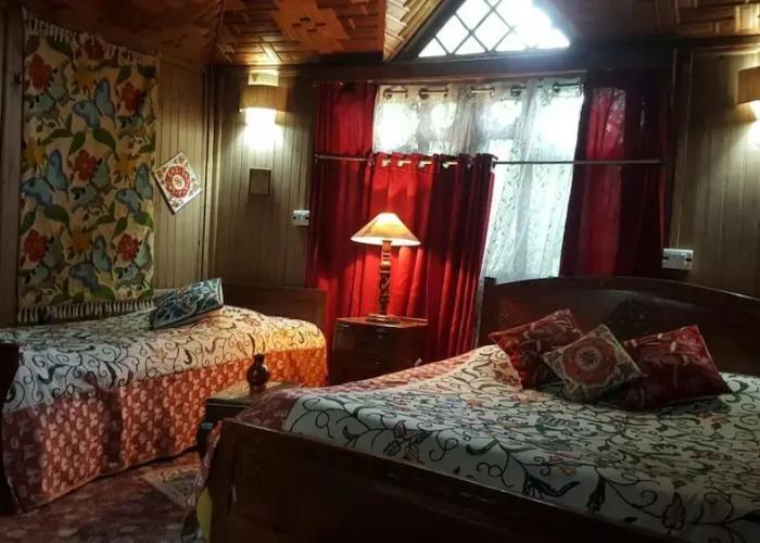 Akbar Group Of Heritage Houseboats