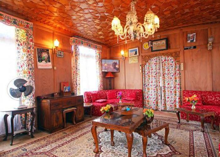 Houseboat Ambassador
