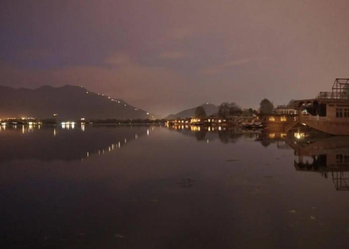 New Jacquline Heritage Houseboats Nigeen Lake
