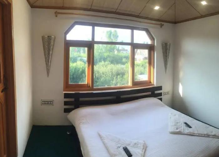 Hotel K.S PALACE (Kashmir)