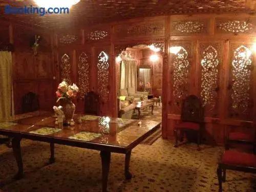 New Zenith Group of Houseboats