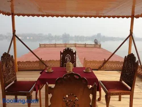New Zenith Group of Houseboats
