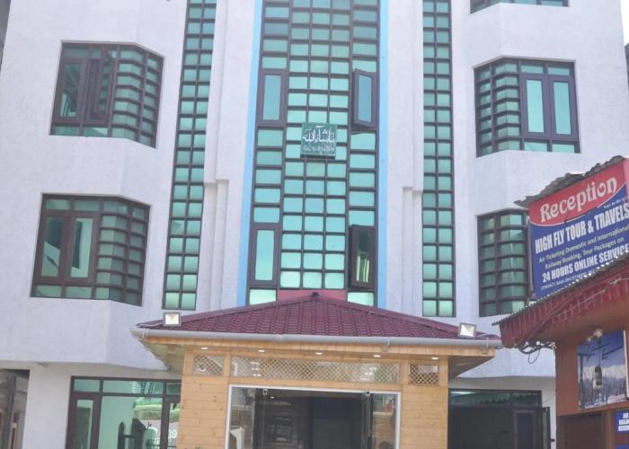OYO 18872 Hotel Azad