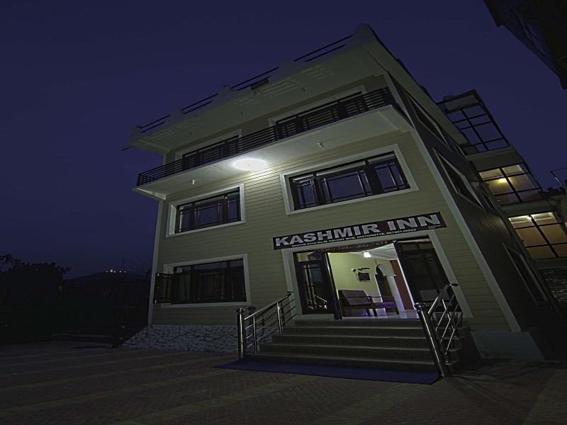 Hotel Kashmir Inn