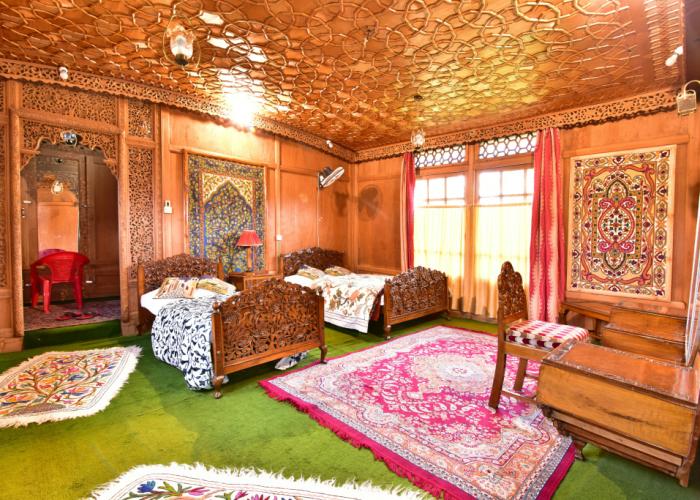 Wangnoo Worth Houseboats Hotel