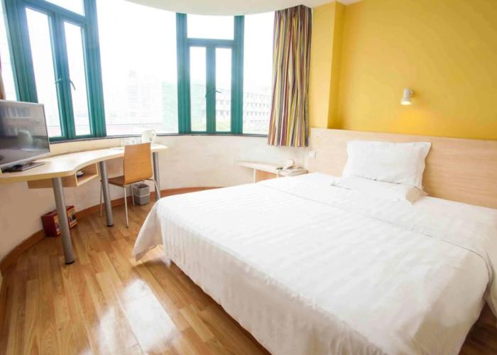7 Days Inn Shenzhen Longhua Branch