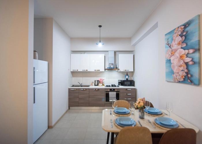 V Khoroshem Komplekse s Posudomoykoy Apartments