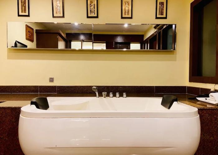 Hotel KRC Palace
