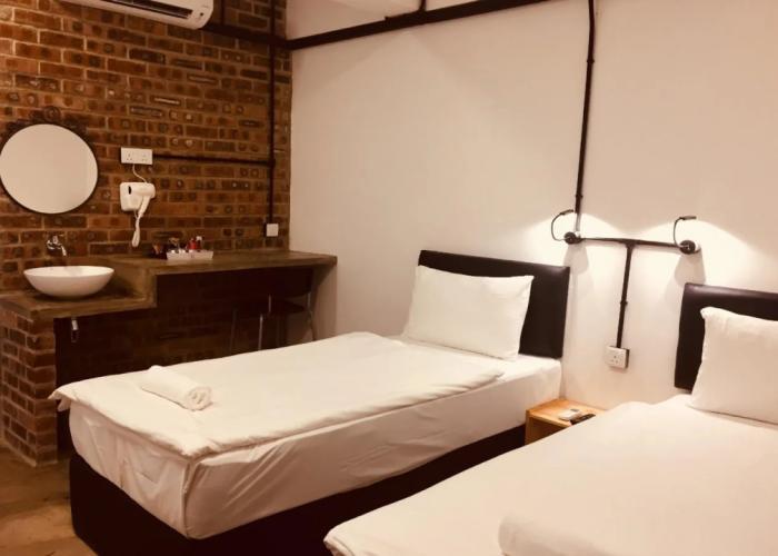 Suite 18 Boutique Hotel - Hostel