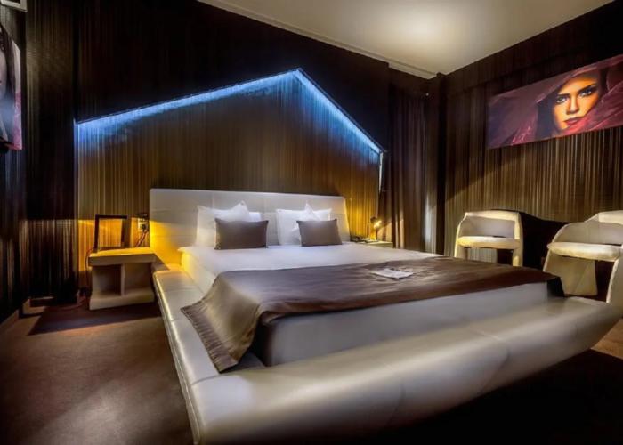 Hotel Plaza V