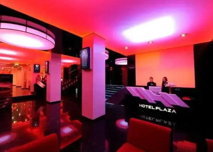 Plaza V Executive Hotel