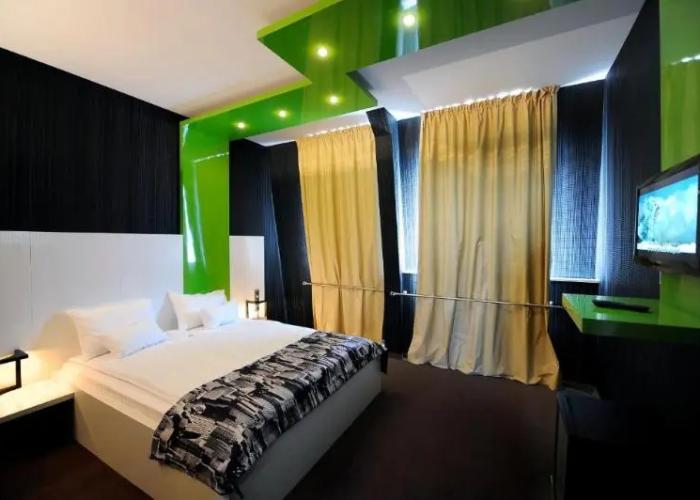 Plaza V Executive Hotel