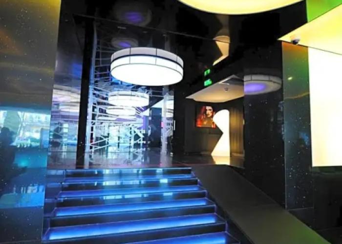 Plaza V Executive Hotel