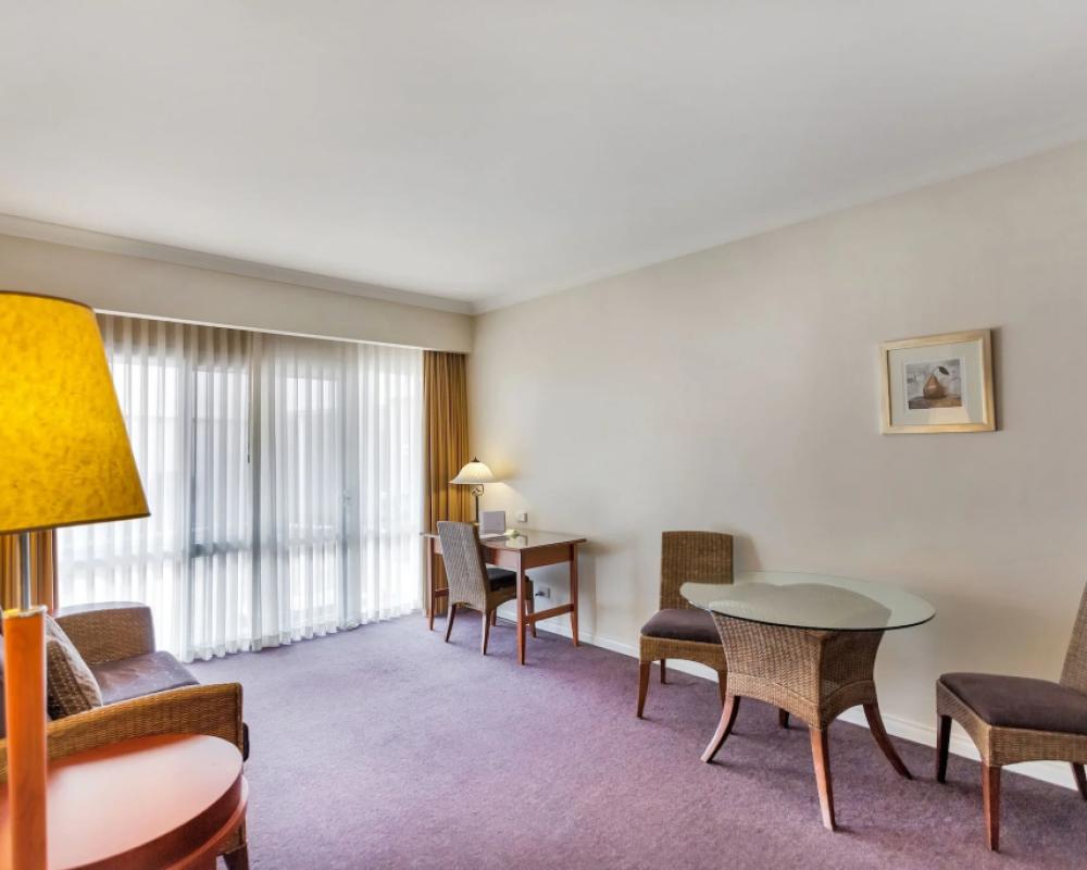 фото Century Inn