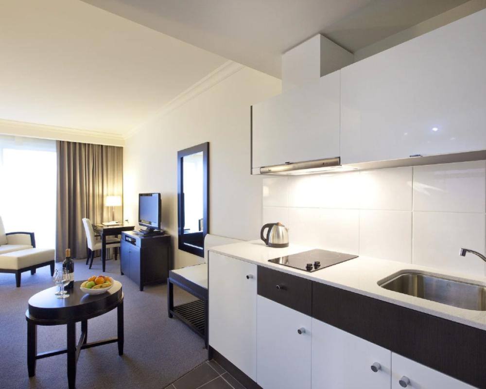 фото Century Inn