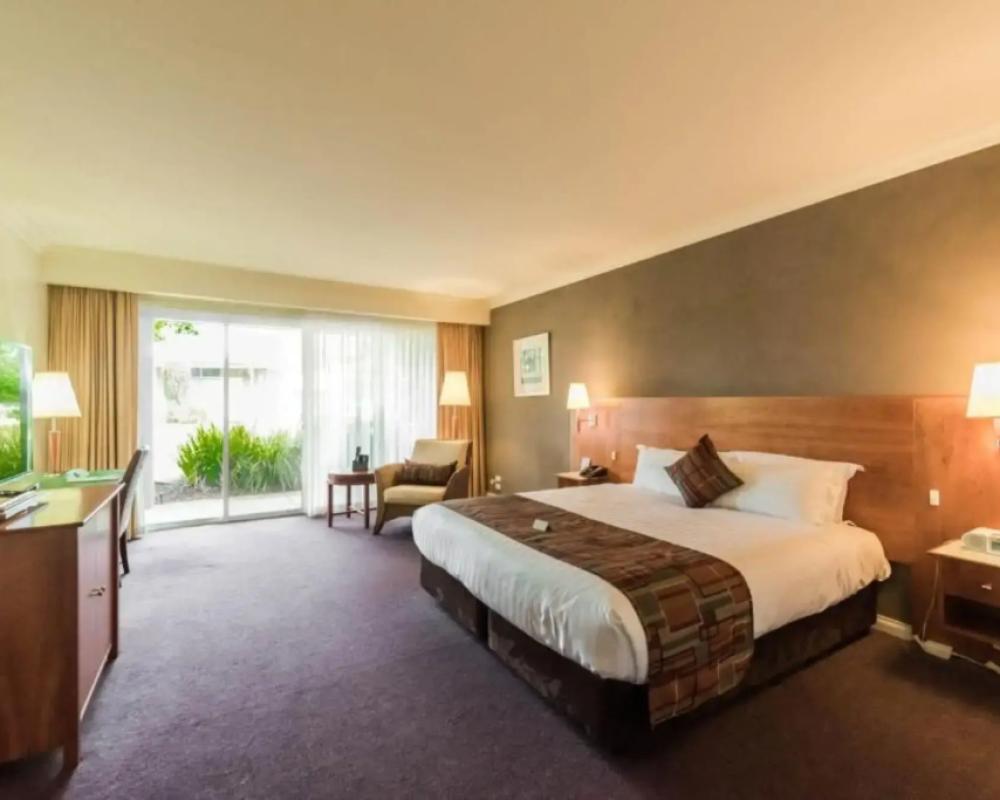 фото Century Inn