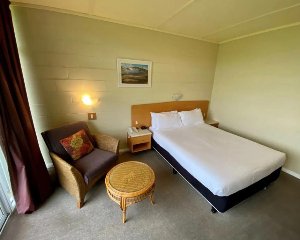 фото Century Inn