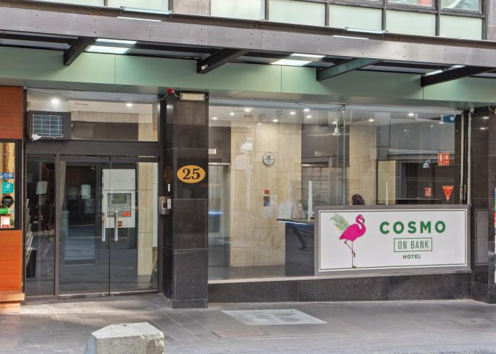Cosmo on Bank