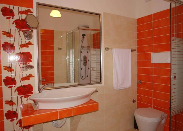 Theranda Hotel