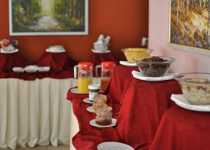 Theranda Hotel