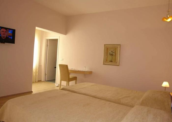 Theranda Hotel