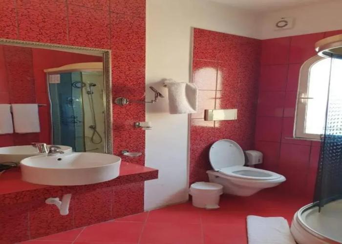 Theranda Hotel
