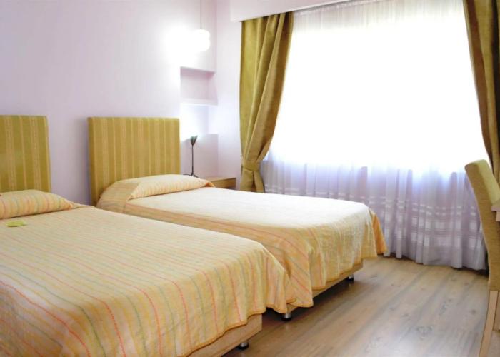 Theranda Hotel