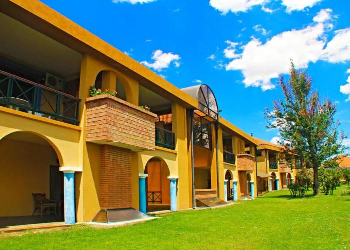 Los Parrales Resort Hotel