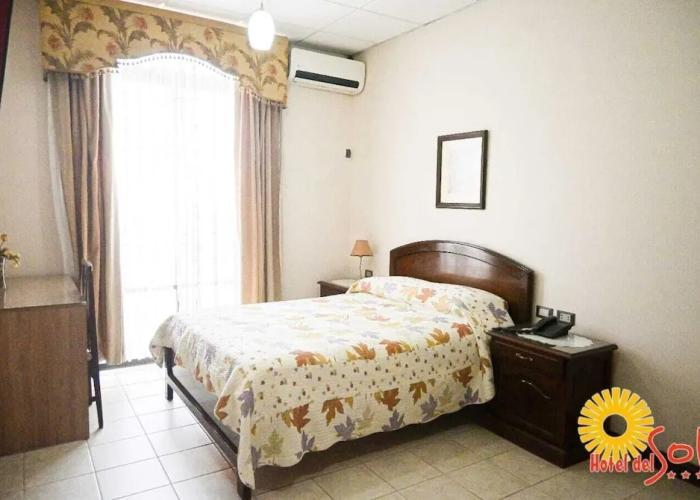 Hotel De Sol