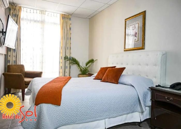 Hotel De Sol