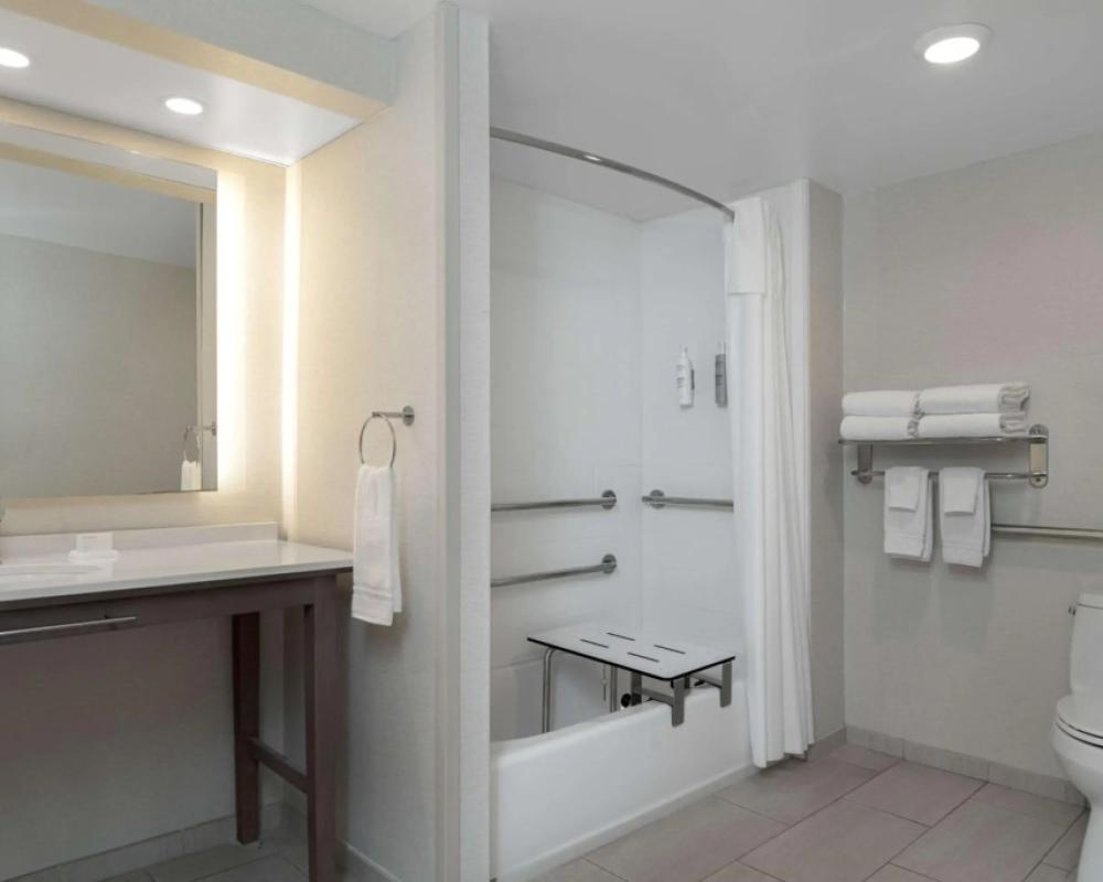 фото Homewood Suites by Hilton Tallahassee