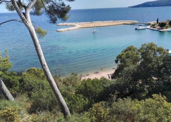 Typical Toulon apartment 50M beaches