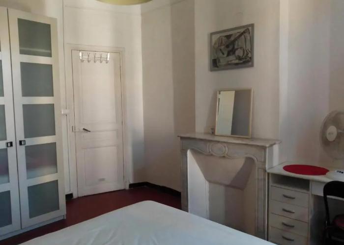 Typical Toulon apartment 50M beaches